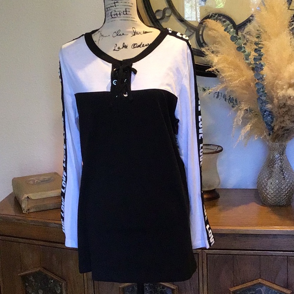 Bobbie brooks lace up color block long slv tee XL